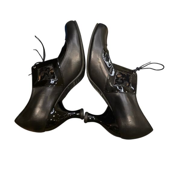 New John Fluevog Bellevue Vestal Mary Jane with Lace Cut Outs Black Heels 10.5 - Picture 4 of 10